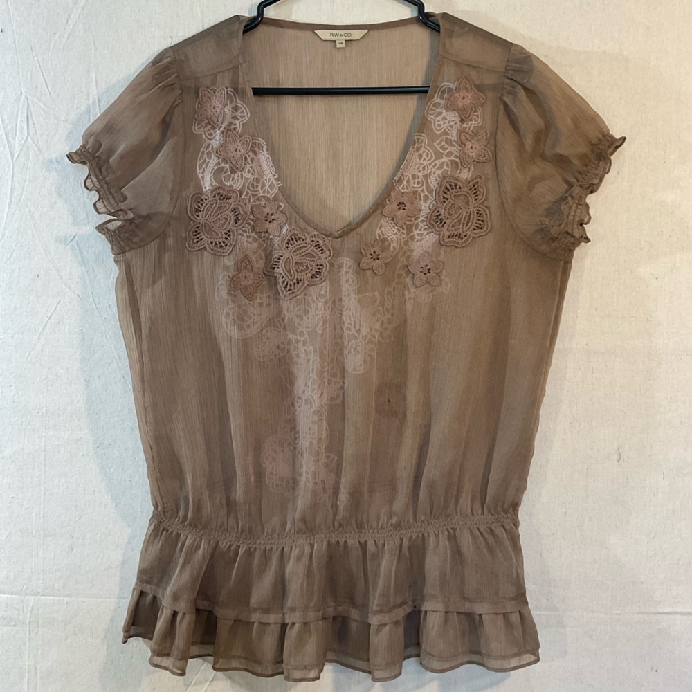 RW&CO Embroidered sheer ruffle hem blouse , Large EXCELLENT CONDITION